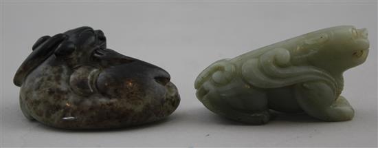 Two Chinese jade figures of mythical beasts, 19th century, length 6.5 and 6.7cm